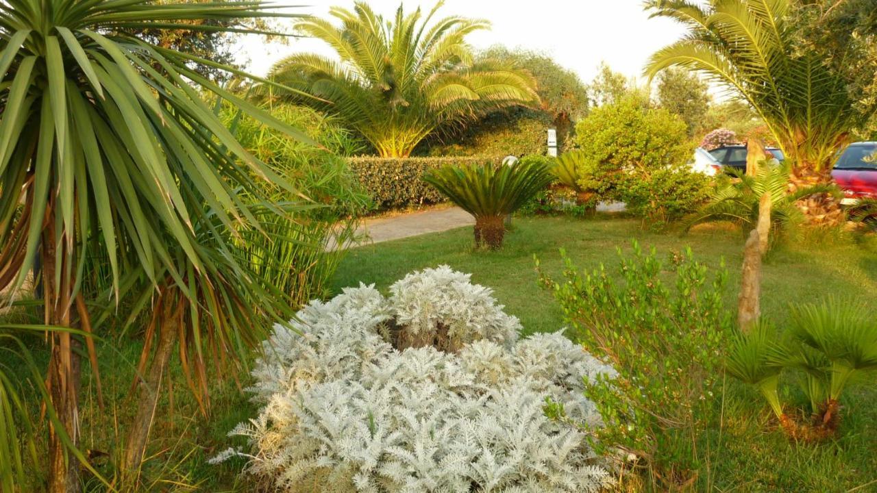 Agriturismo Isidoro Fertilia Eksteriør bilde